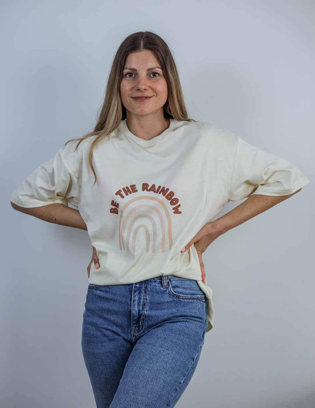 БОХО Тениска „Be The Rainbow“