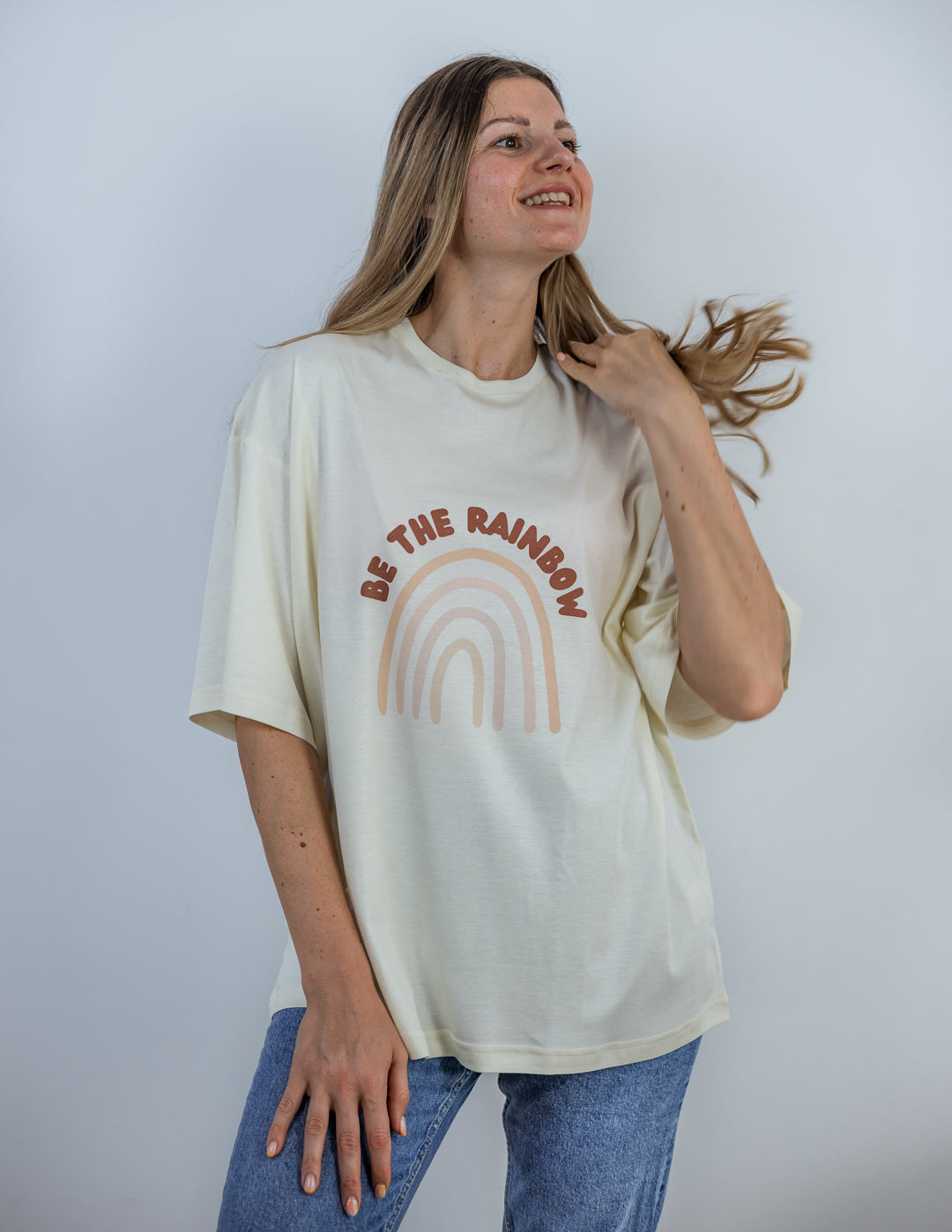 БОХО Тениска „Be The Rainbow“