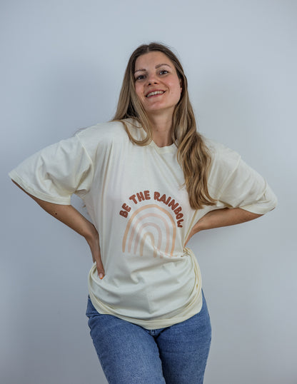 БОХО Тениска „Be The Rainbow“